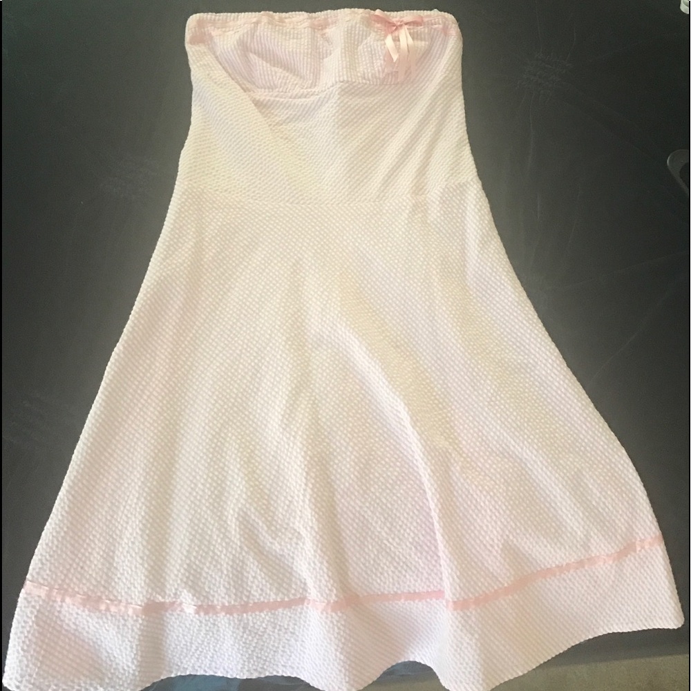 Strapless sundress seersucker pink and white.